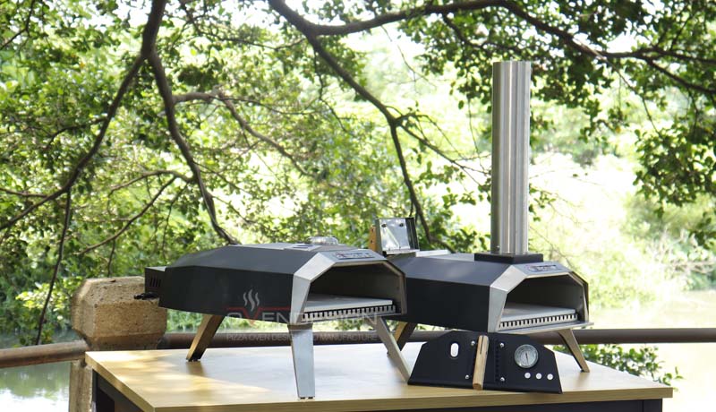 Gas and wood-fired pizza oven (2) Gas and wood-fired pizza oven (2)