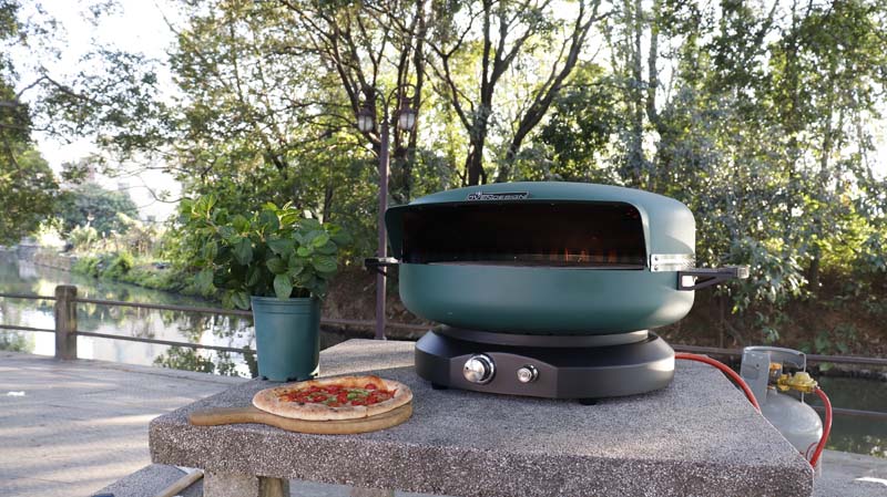 cubs cap pizza oven (15) cubs cap pizza oven (15)